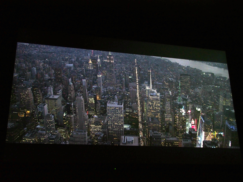 タブレットから出力した4Kの映像や、7.1チャンネルのサウンドを楽しむことができた