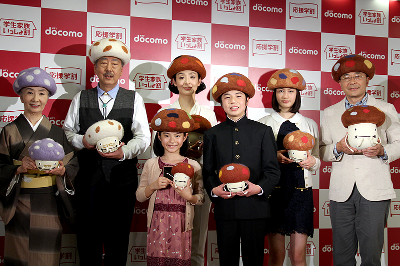 新CMに登場するドコモ田家の面々