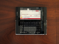 2画面でスマホ/タブレットの1台2役「MEDIAS W N-05E」 - ケータイ Watch