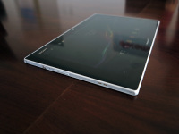 薄型軽量、10インチタブレット「Xperia Tablet Z SO-03E」 - ケータイ