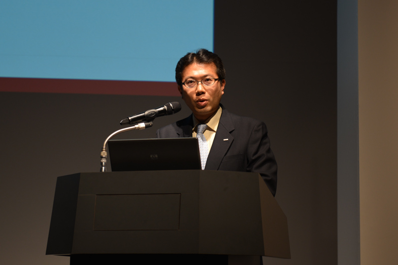 NTTドコモ スマートコミュニケーションサービス部 オープンサービス企画担当部長の斎藤剛氏