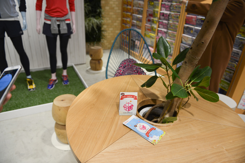 トライアル実施場所には冊子も置かれている