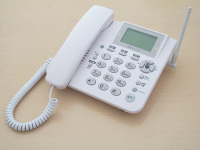 ウィルコム、「ストラップフォン」「イエデンワ」の第2弾 - ケータイ Watch