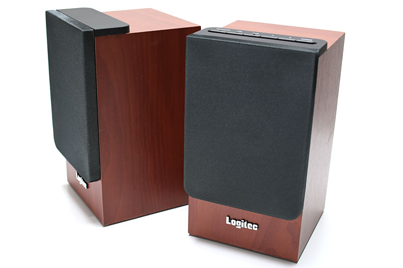 左から、ロジテックの「セパレートBTスピーカー LBT-AVSP500」、ロジテックの「Bluetooth3.0対応高音質ウッドボディスピーカー LBT-AVSP3000」、J-Forceの「Bluetoothコンパクトスピーカー BeCool」。どれもコンパクトなスピーカーだ