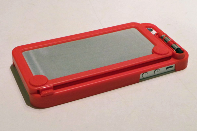 薄いiPhone5が10数ミリくらいに分厚くなるが、使い方次第で元は取り返せる