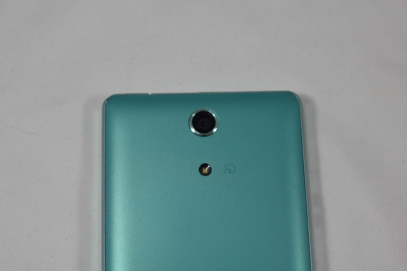 メインカメラは1300万画素