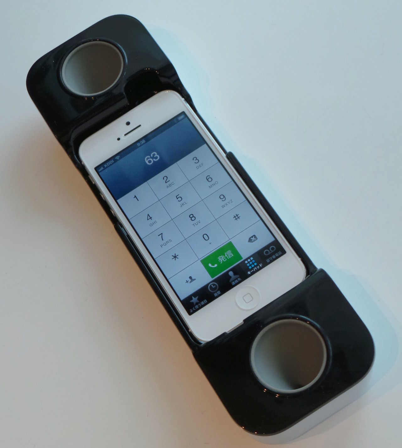 ブラックカラーのiPhone5の方が一体感は出るかもしれない