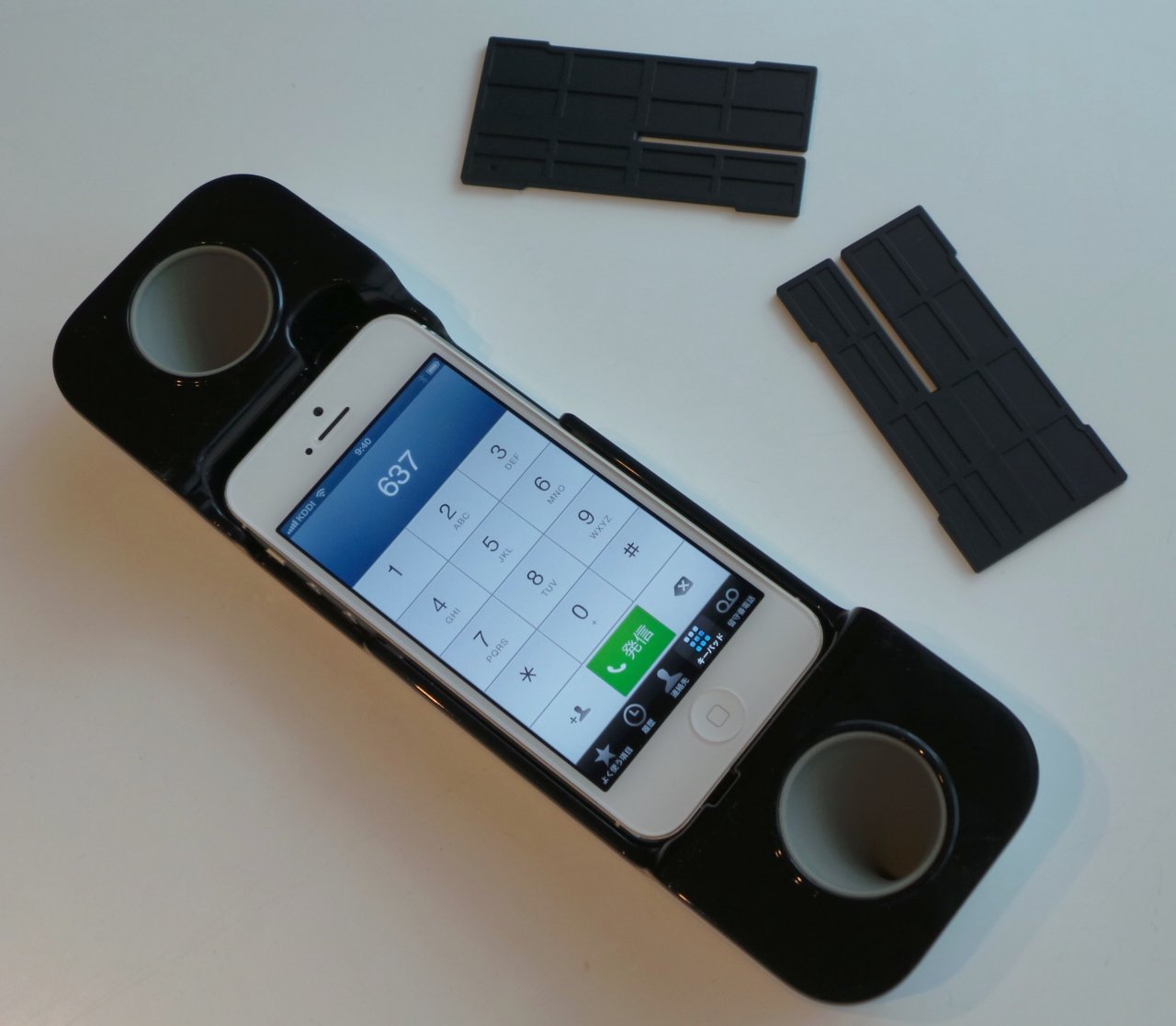 組み立て式のハンドセットスタンドを使えば動画の視聴も楽しくなる