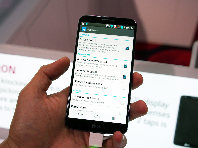 「Answer Me」をオンにしておくと、スワイプせずに電話に出ることが可能だ