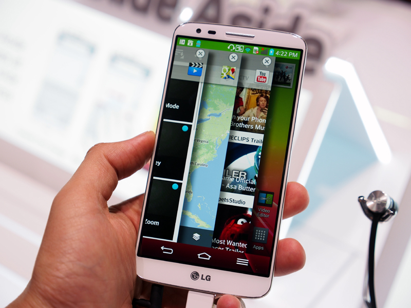 3つまでのアプリを、画面左にまとめておくことが可能。3本指で左にスワイプすると、アプリがバックグラウンドに行き、ホーム画面が表示される