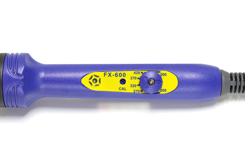 「HAKKO FX-600」の温度調節ダイヤル部。200～500℃の範囲で温度を設定可能。俺の場合、通常は340～350℃の設定ではんだ付けをしている。