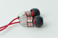 (元)希少品　Atomic Floyd SuperDarts Titanium 新製品】ATOMIC FLOYD SuperDarts Titanium+Remot 異次元! | イヤホン