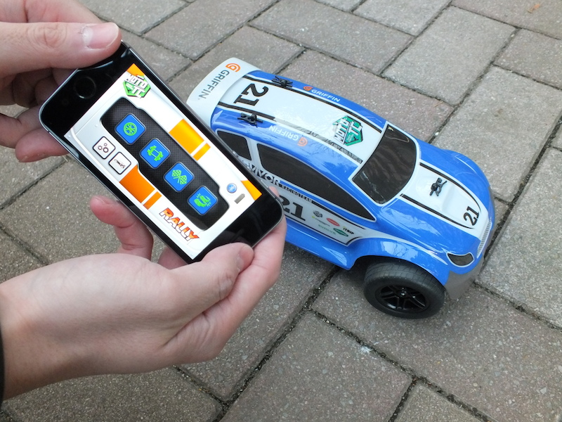 「MOTO TC Rally」の車体前後４カ所には、ダメージセンサーが搭載されている。ほかのマシンと衝突すると、自動で減速する機能もあり、遊びの幅が広がる