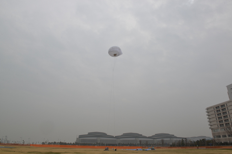 気球基地局。この日は会場の都合で高度は30mになっている