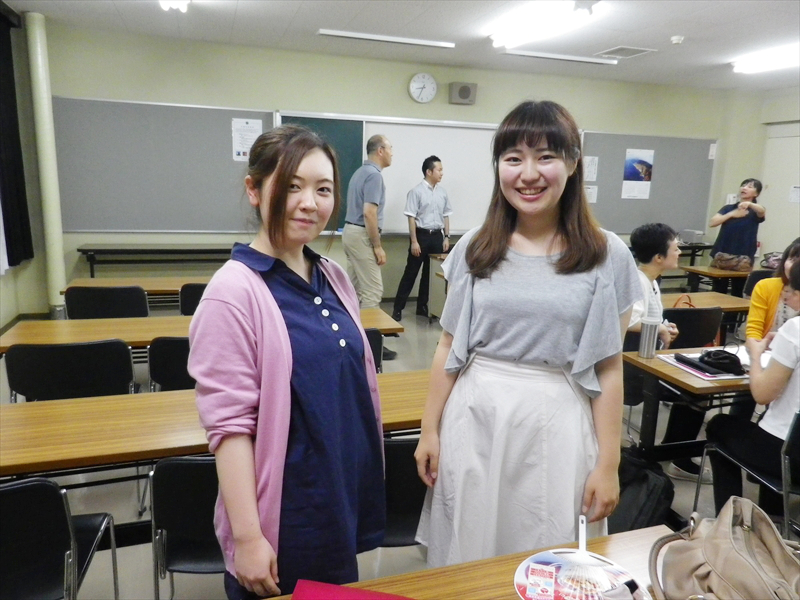 サポーターを務めてきた青森公立大学の松橋美佳さん（左）、高村菊子さん（右）