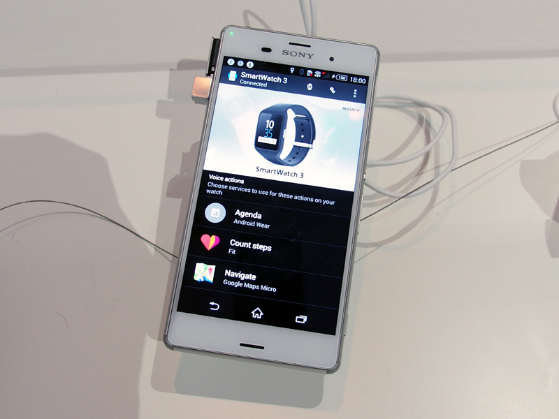 スマートフォンとは専用アプリで連動