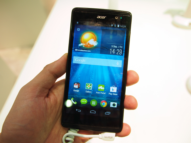 メタリックな質感の「Liquid Z500」