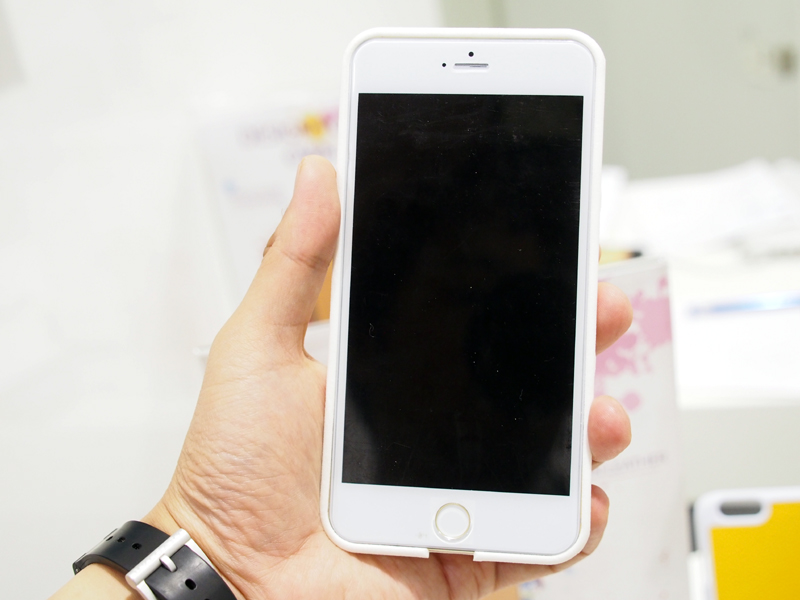 少ないながら、5.5インチ版のケースはほかにも展示されていた