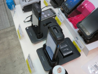 アイニックス、搭載OSを選べる頑丈な業務用スマホ「BP180」 - ケータイ