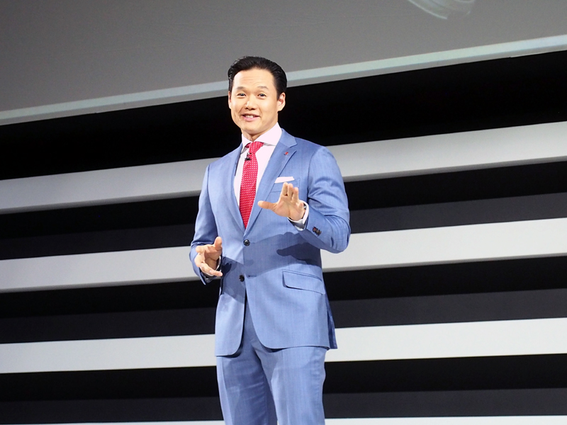 スマートフォンの最新モデルを発表した、LGのFrank Lee氏