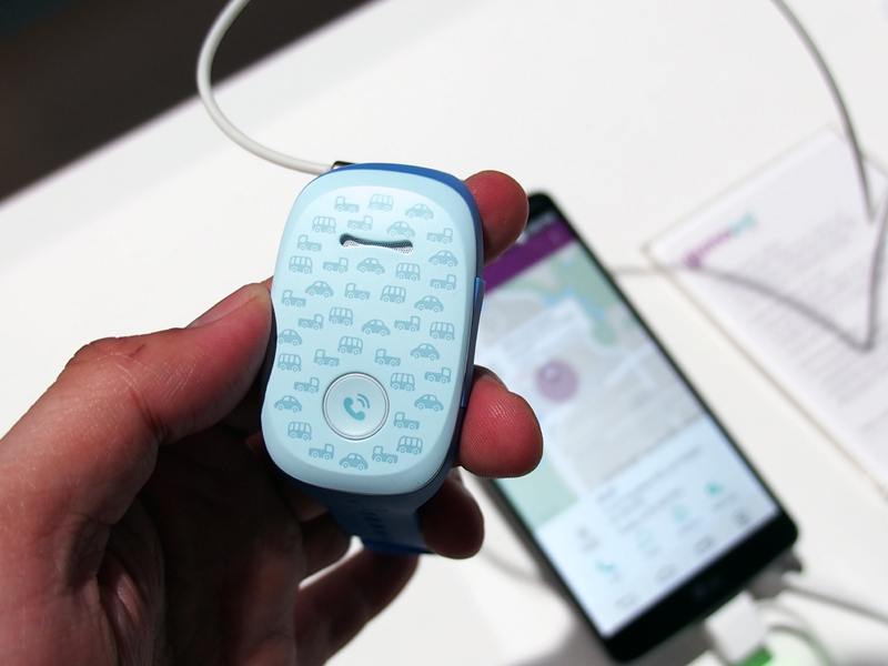 GPSで子どもの位置を特定できる「gizmopal」。音声通話にも対応する
