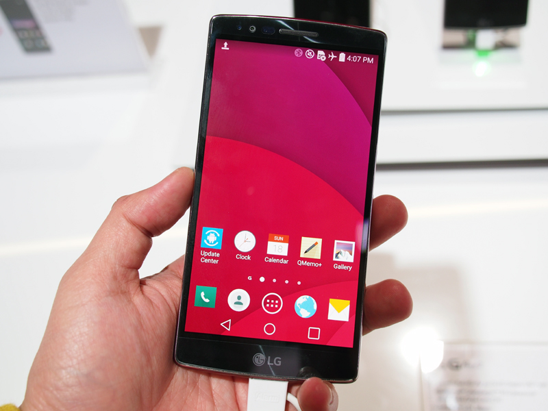 5日に発表された「G Flex 2」も出展されていた