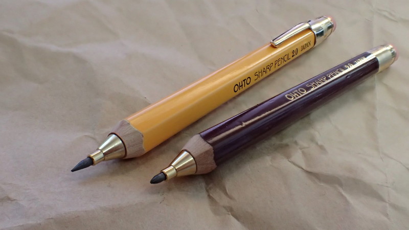 筆者愛用のOHTOシャープペンシル2.0。ペンクリップ付きもある