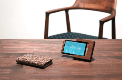 INFOBAR A03 au スマートホーン　MOCHA BROWN 新品 INFOBAR A03（KYV33）の未使用品がイオシスにまた入荷。税込