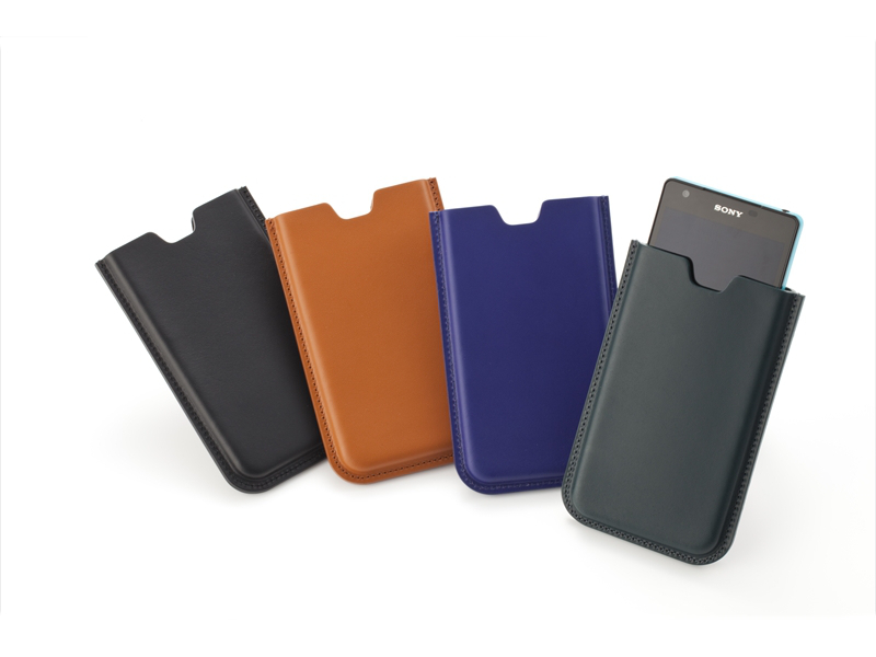 SmartBand Talk × Xperia プレミアム革ケースパック
