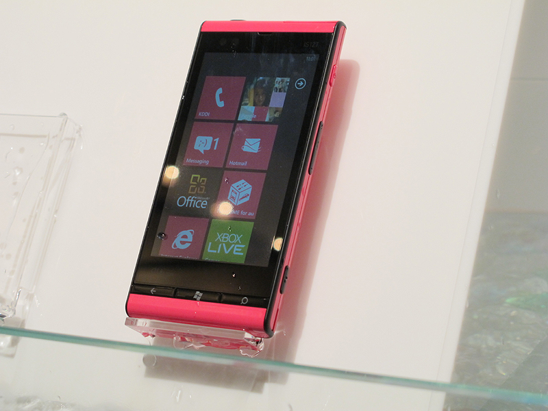 Windows Phone 7.5搭載の「IS12T」