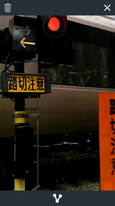 撮影した画像データの閲覧は、端末を傾けるか、ドラッグ操作で