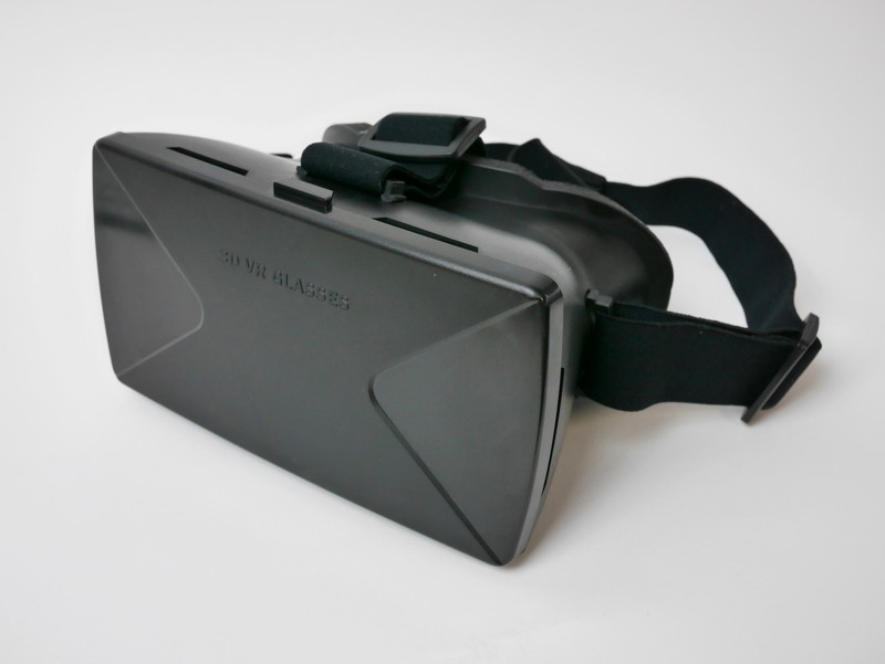 上海問屋の「6インチ対応 スマートフォン用ヘッドマウントディスプレイ」