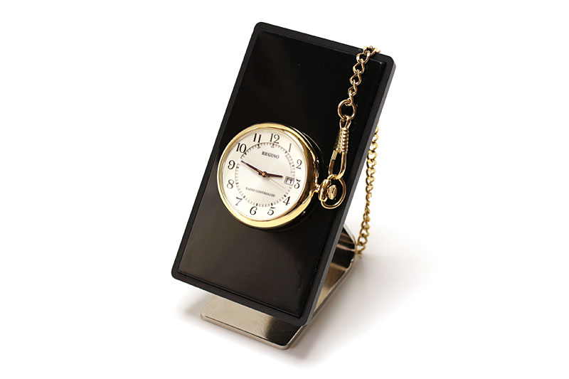 本来はスマートフォン用スタンドですが、懐中時計も保持することができました。