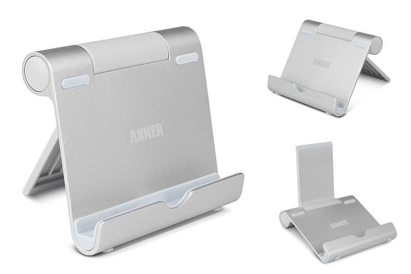 スマートフォン用などの汎用スタンドに、地震対策の滑り止めパッドを貼れば、そこに懐中時計をペタリと置けます。角度をやや緩めにすれば落ちる心配もありません。