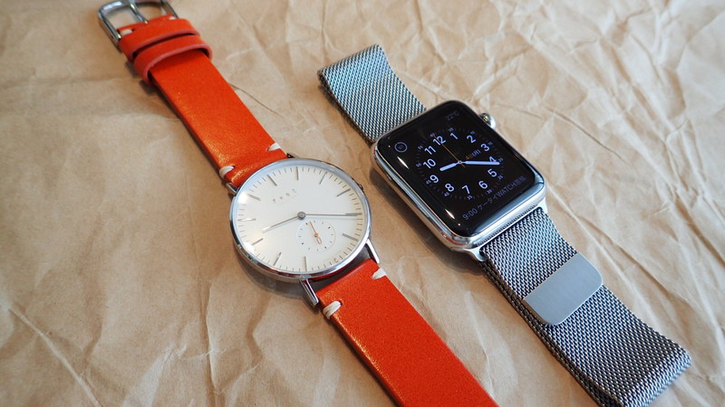 交換ベルト4本＋腕時計本体でもApple Watchの3分の1だ
