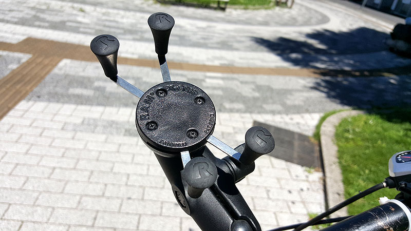 スマホホルダーにRAMマウントをチョイス