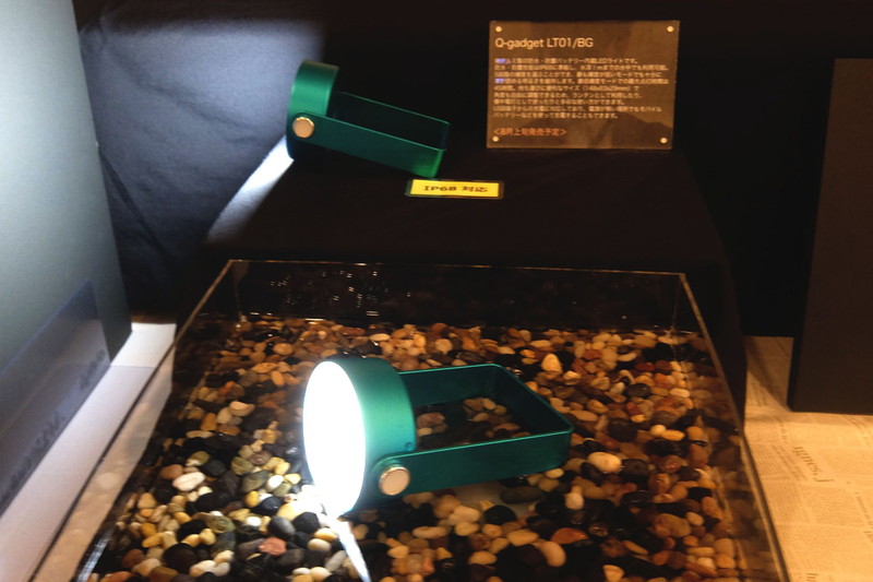 防水防塵のアウトドアライト「Q-gadget LT01」、7000円