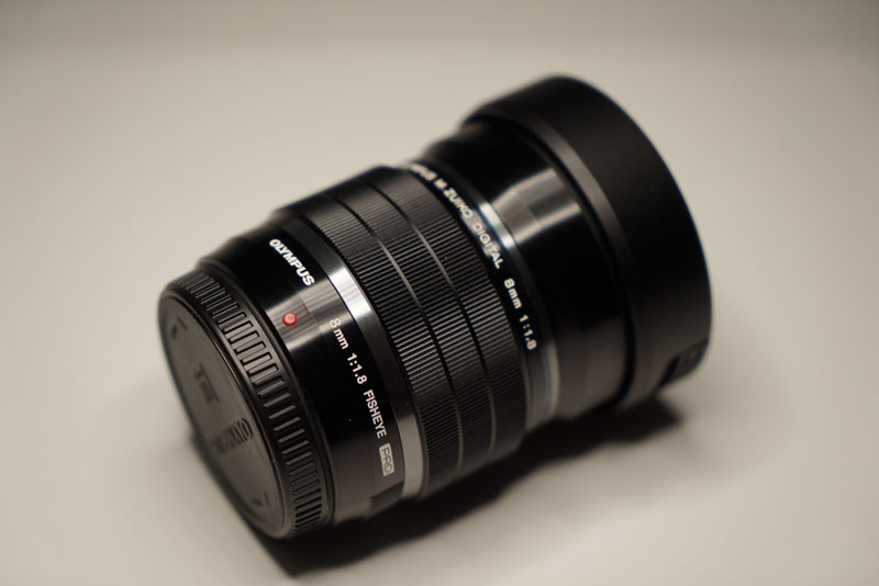 ソニーの「α7S」で撮影した例。Z-37Lの調光は明るさ最大にしています。写真はシャッター速度優先オートで撮影しています。シャッター速度は、左から、1/2000秒、1/500秒、1/125秒です。明るさ最大だとシマシマが写り込むことはほとんどありませんでしたが、写ることもあります。