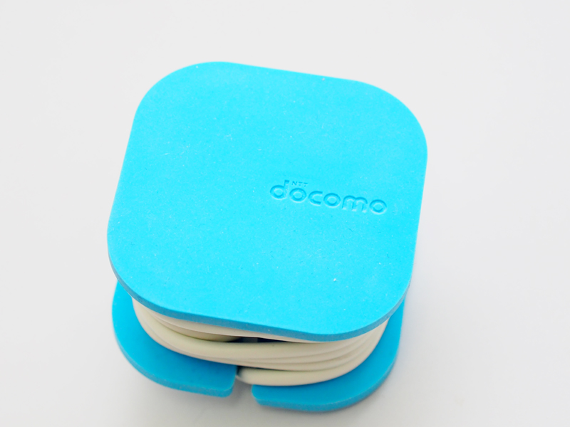 ドコモ純正のACアダプター「kuruko」