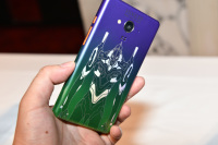 エヴァスマホ、セブン-イレブン限定で発売へ - ケータイ Watch