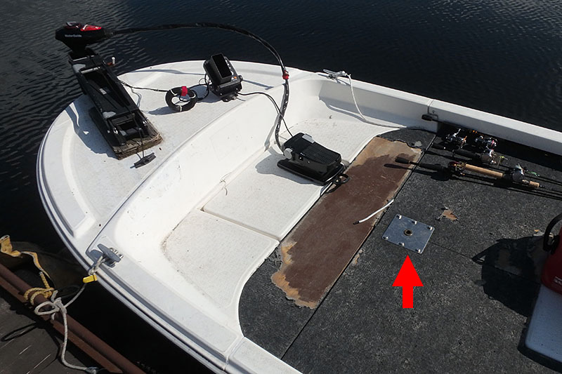 キャスティングシートは丸ごと抜くことができます。抜けないセッティングにしてあるものも希にありますが。キャスティングシートの代わりに脚立を使う人もわりと多いです。