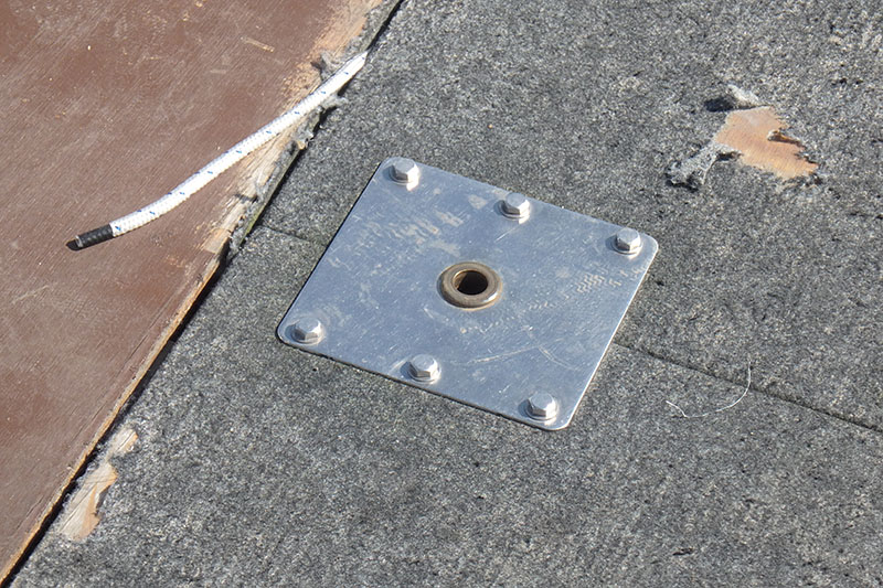 キャスティングシートをセットするための穴。この穴は基本的には共通規格です。ので、この穴があれば、好みのキャスティングシートを持ち込んでセットすることもできます。