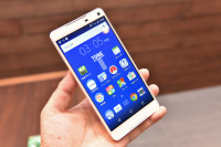 TONEのAndroidスマホ新モデル「m15」、LTE対応で2万9800円 - ケータイ