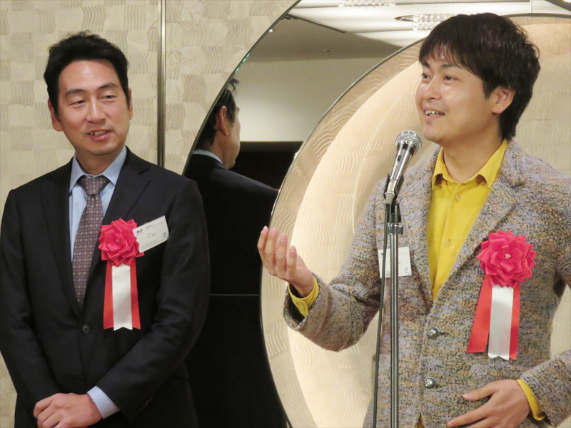 新代表理事に就任したコロプラ 取締役副社長 次世代部長の千葉功太郎氏（右）とエムティーアイ 取締役副社長の泉博史氏（左）