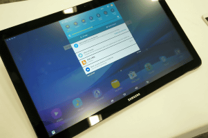 18.4インチの「Galaxy View」が登場、法人向けに - ケータイ Watch