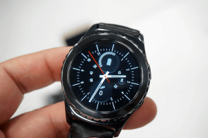 サムスンのスマートウォッチ「Gear S2/S2 classic」国内登場、ドコモと