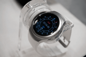 サムスンのスマートウォッチ「Gear S2/S2 classic」国内登場、ドコモと