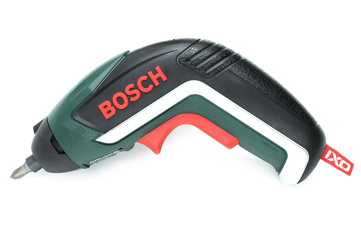 ボッシュの「バッテリードライバー IXO 5」（左）と「バッテリードライバー PSR SELECT」（右）。ネット通販価格は、IXO 5が5000円弱、PSR SELECTが6000円弱といったところです。