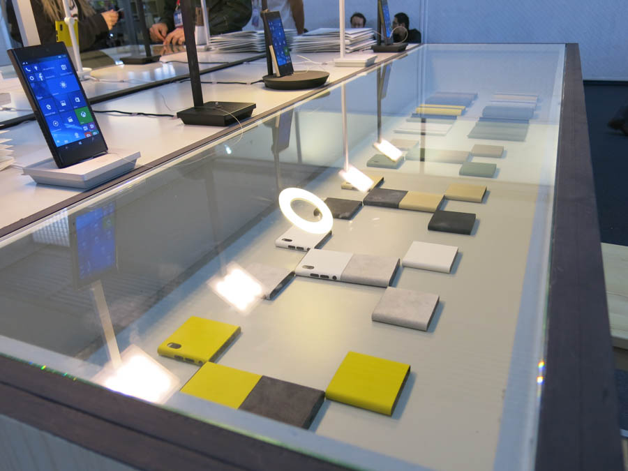 カタログにある組み合わせが同社のオススメだが、好きに選べるのがNuAns NEOの魅力