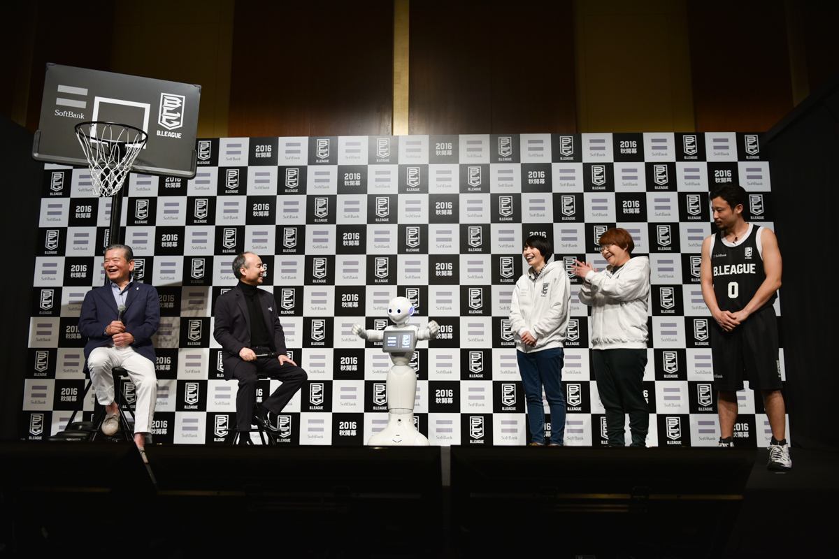 Pepperも応援に駆けつけ「キャンペーンやりましょうよ」とちゃっかり提案